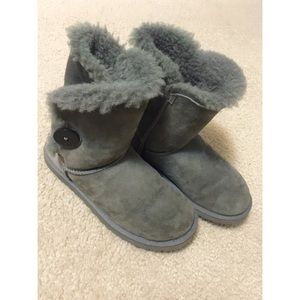Great Condition UGG Bailey Button Boots
