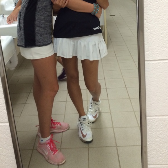 White Tennis skirt (right)