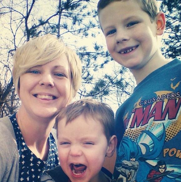 Meet your Posher, Stephanie - Picture 2 of 2