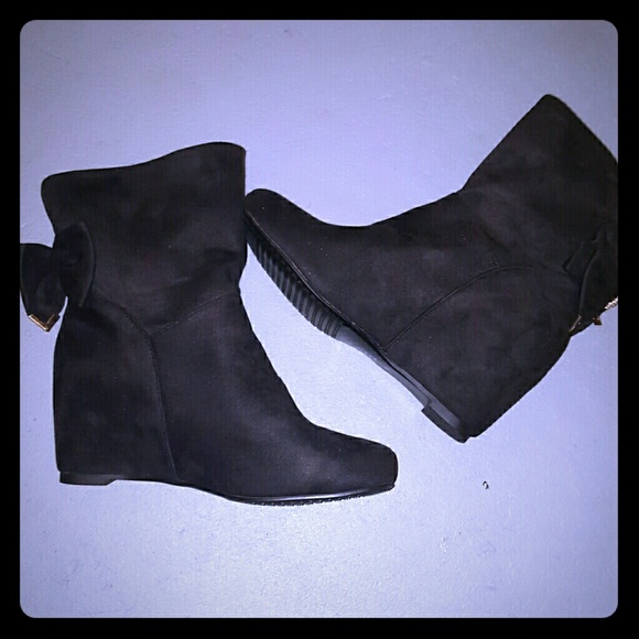 Suede wedge boots with bows - Picture 1 of 3