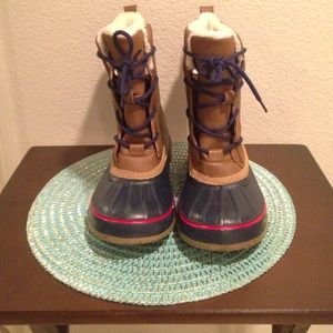 Old navy Duck boots Size 9