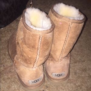Chestnut uggs
