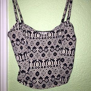Crop top hollister tribal crop top