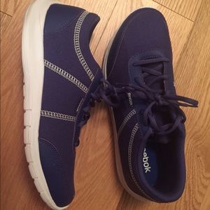 ⚡️SALE⚡️Reebok Memorytech (size 8.5)