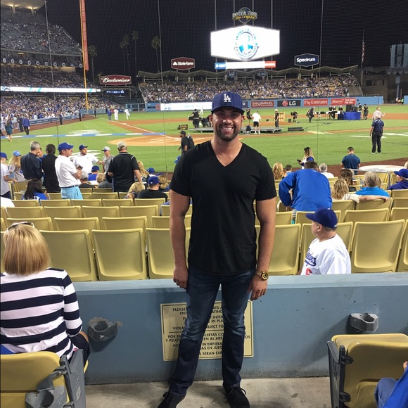 Meet your Posher, Gloria - Picture 2 of 2