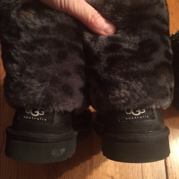 SOLD Uggs boots - Size 3 / Euro 33 - Picture 2 of 3