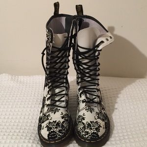 Dr. Marten Boots - Flower Design