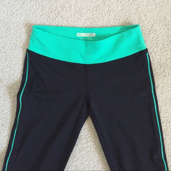 ❌SOLD❌ Forever 21 Yoga Pants Leggings Capris - Picture 4 of 4