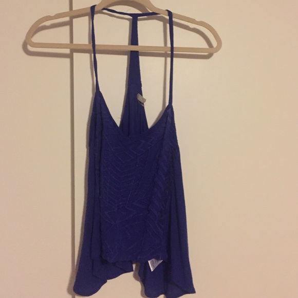 blue tank top