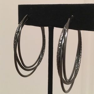 Metallic gray hoop pierced earrings