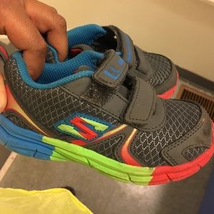 💙💚SKETCHERS TODDLER TENNIS SHOES💚💙 SIZE 9