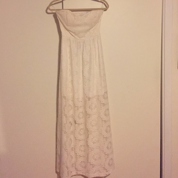 strapless white dress