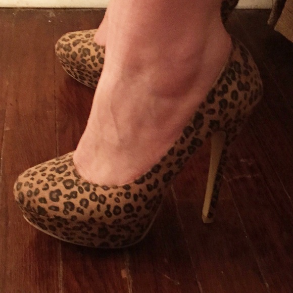 ✨FINAL PRICE✨Suede leopard platform heels | Size 8 - Picture 2 of 4