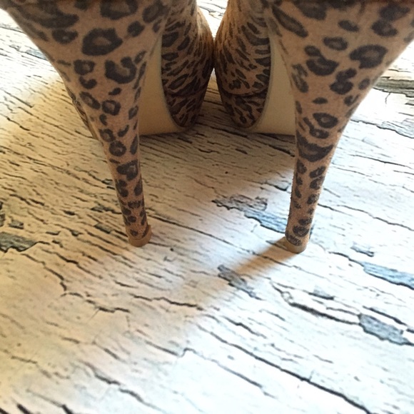 ✨FINAL PRICE✨Suede leopard platform heels | Size 8 - Picture 4 of 4