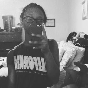 Meet your Posher, Monica