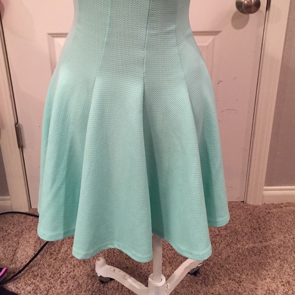 dress - Picture 2 of 4