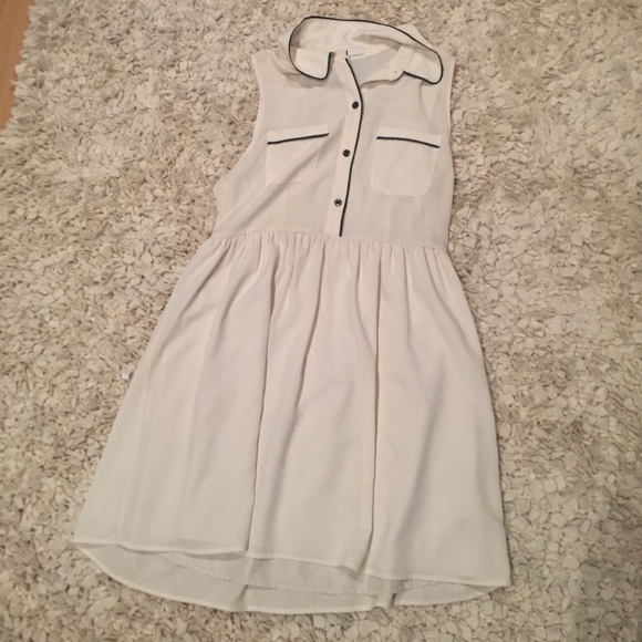 Beautiful white XXI Dress