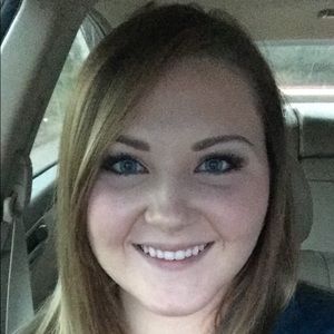 Meet your Posher, Caroline