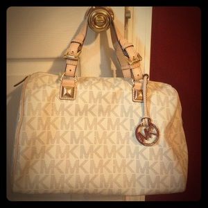 Michael Kors handbag 💯 Authentic