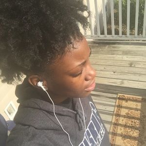 Meet your Posher, Bobbie