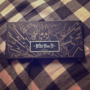 Kat Von D eyeshadow palette