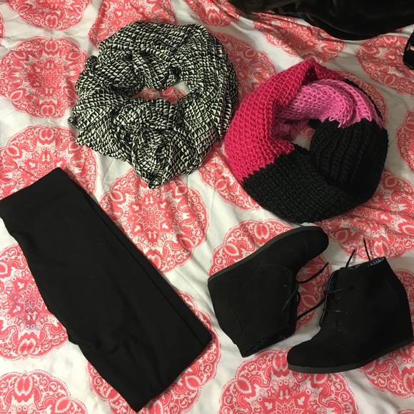 PacSun Shoes - Fall scarves, leggings, and booties