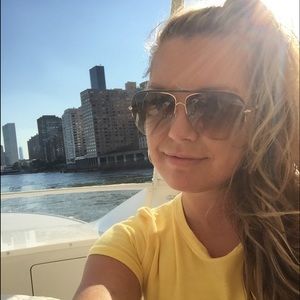 Meet your Posher, Angela