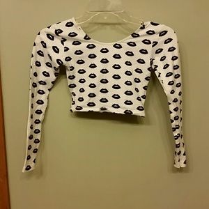 American Apparel Black and White Lip Crop S