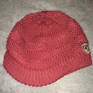 Dakine knitted beanie w/ bill