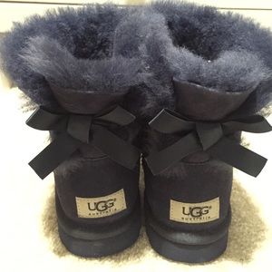Navy Ugg Mini Bailey Bow Boots