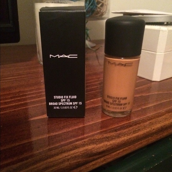 Mac studio fix fluid foundation NC45