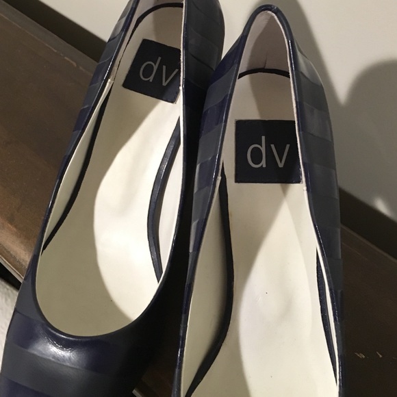 Dolce Vita Navy Striped Patent Leather Pump Size 6 - Picture 4 of 4