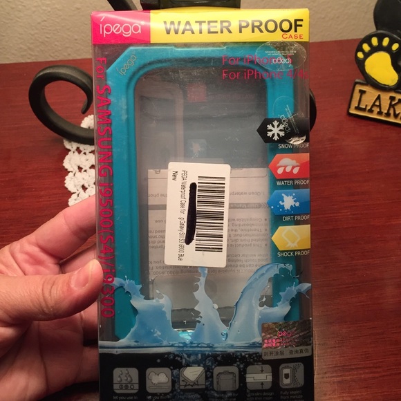 New blue waterproof iPhone 4/4s or 5 case!