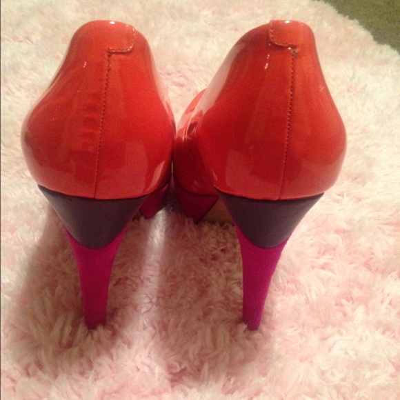 Mandarin colored Platform pump - Picture 3 of 4