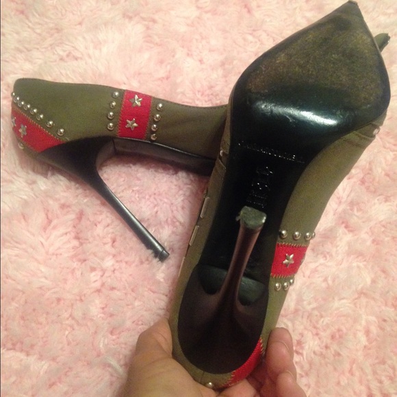 SOLD!! Gianmarco Lorenzi army green stilettos. - Picture 4 of 4
