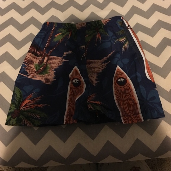 Adorable beach outfit - Picture 2 of 3