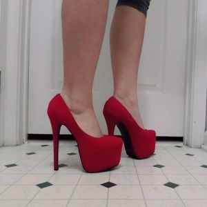 Red Platform Pumps