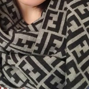 FENDI • Homme wool zucca scarf in grey