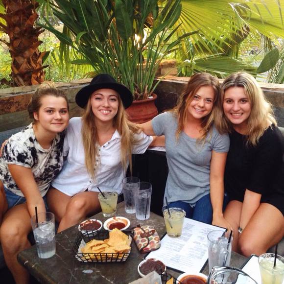 Meet your Posher, Courtney