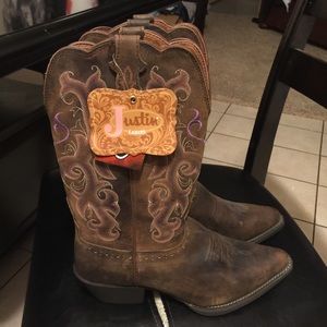 Women's Justin boots nwt