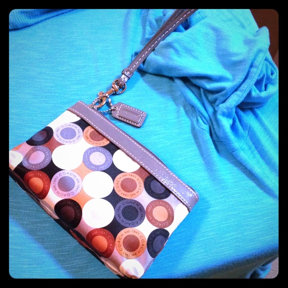 Coach wristlet! Authentic and fabulous