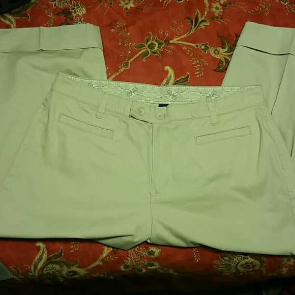 Cuffed cotton capris