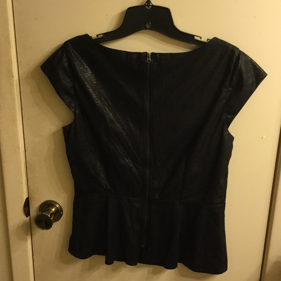Black Peplum top with Cap Sleeves - Picture 3 of 3
