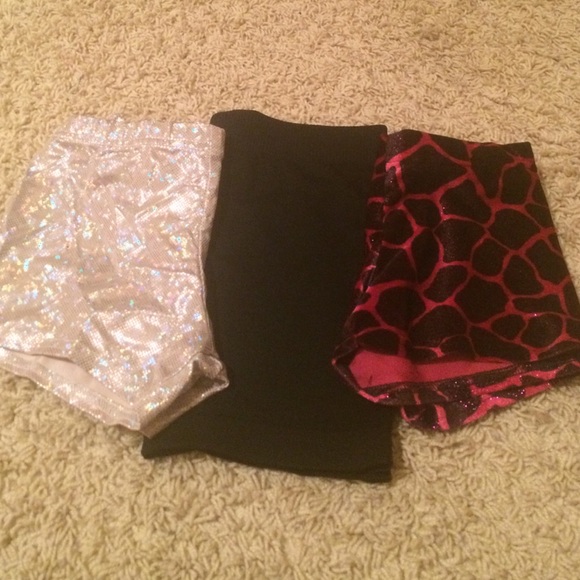3 pairs of spandex