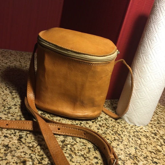 CLAVA Handbags - CLAVA leather crossbody - it's a beauty!
