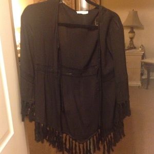 black kimono ?? thing ?? shirt ??