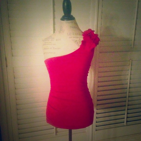 Red one shoulder shirt!