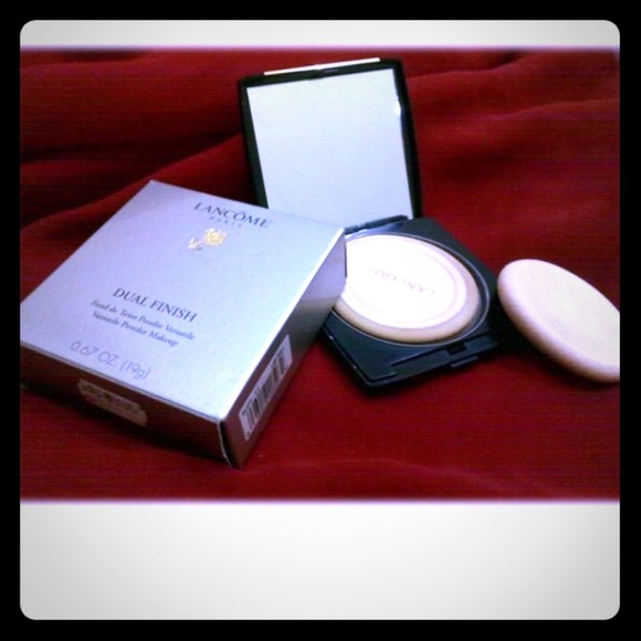 💥💥SOLD 💥💥Lancôme Dual Finish