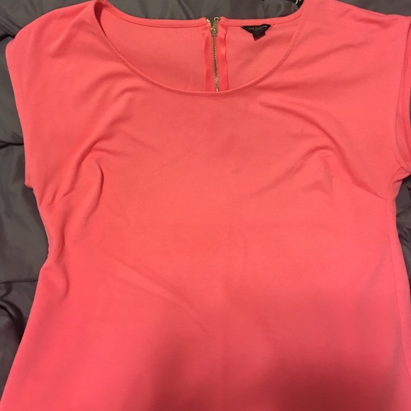 Coral top with zipper