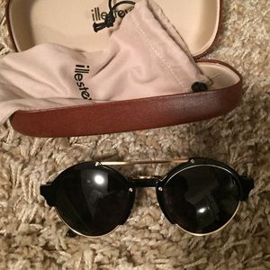 Illesteva Milan 2 Black and Gold